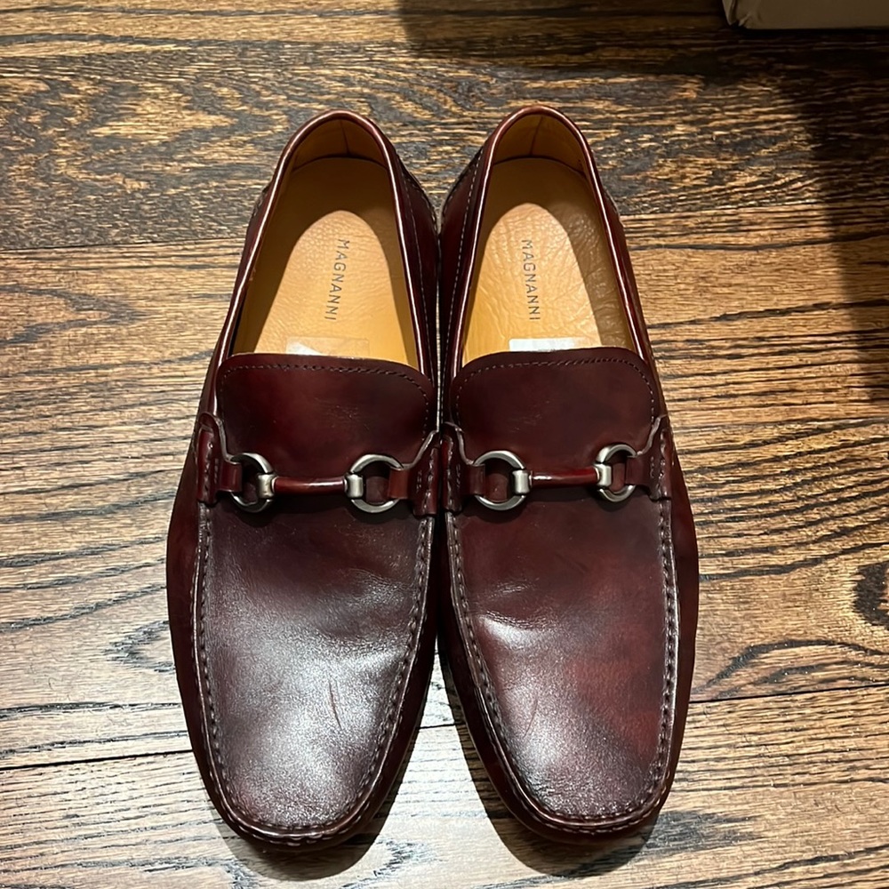 Nearly new mens Magnanni leather loafers.